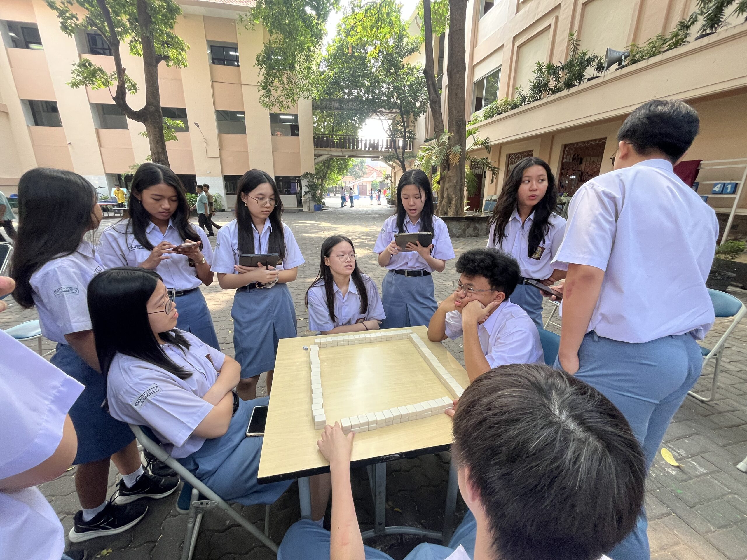 Artikel Reportase – Kelompok 3